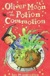 Книга Oliver moon and the potion commotion